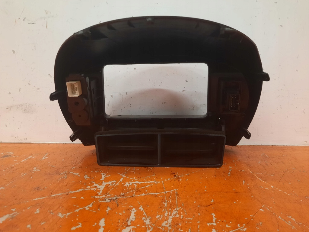 фото №4, Toyota previa ii 01-04 2.0 d-4d защита заглушка радио 55405-28320