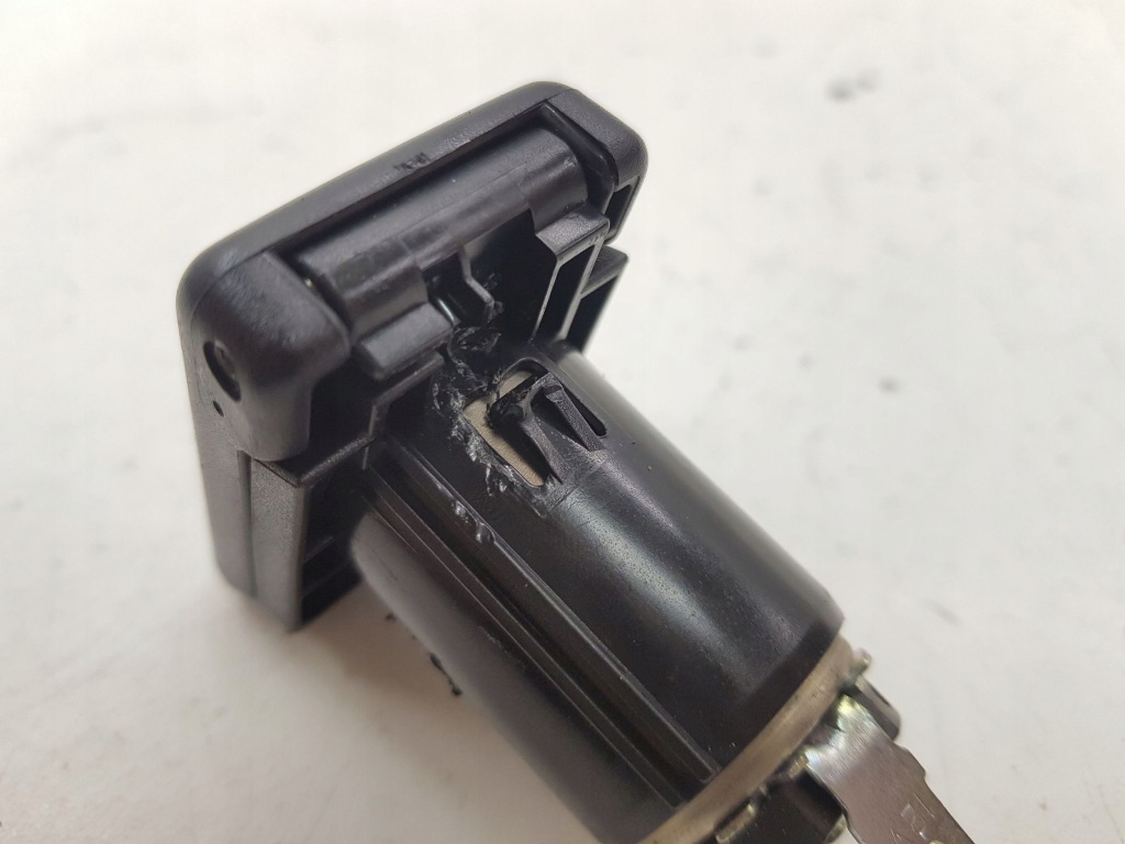 фото №6, Mitsubishi outlander 2007 роз'єм 12v задня