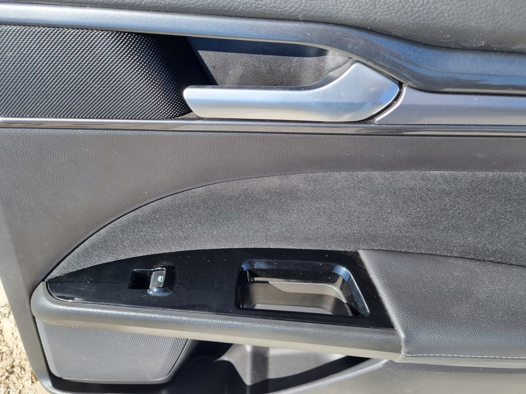 фото №4, Ford mondeo mk5 оббивка двері задня