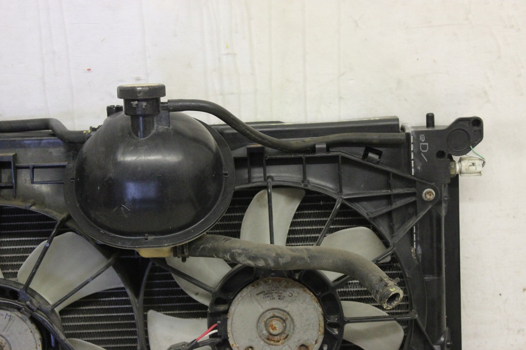 фото №4, Вентилятори toyota corolla verso i 1 2001r- 2.0 d