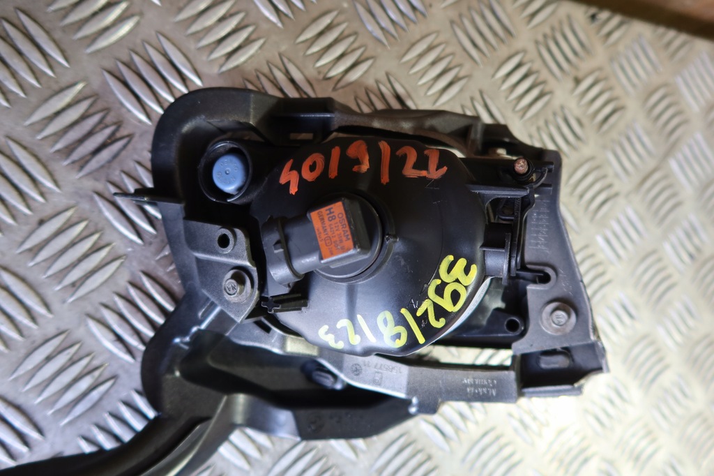 фото №10, Противотуманная фара левый bmw e92 e93