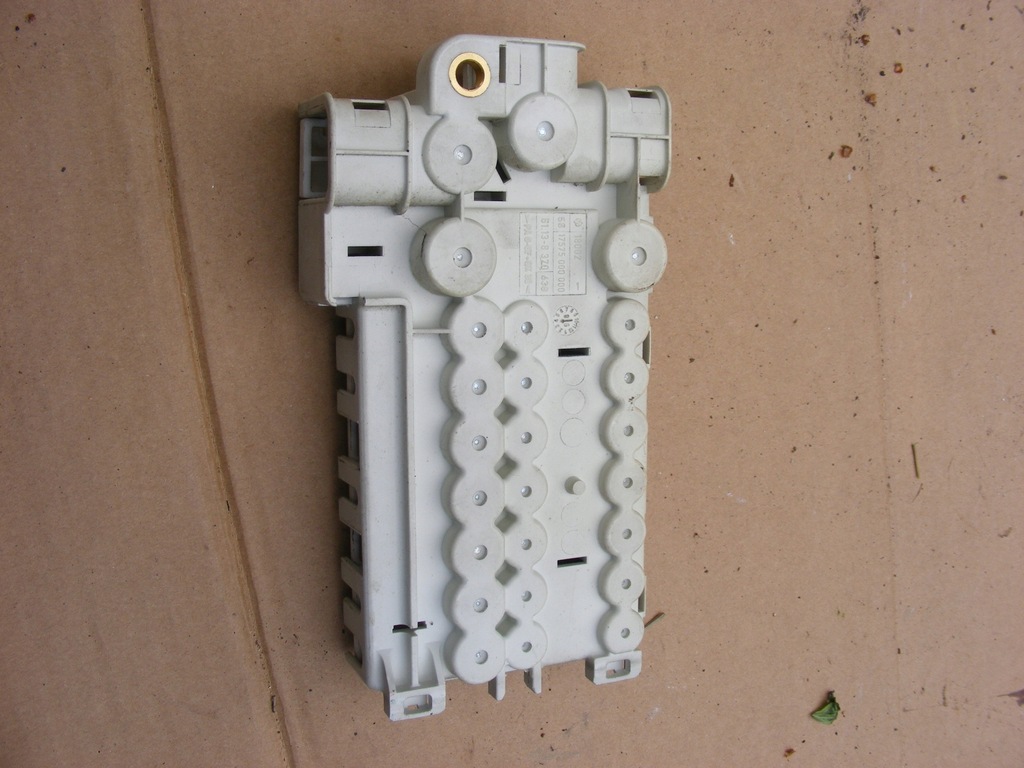 фото №1, Bmw 5 e39 коробка предохранителей соединитель 8370638