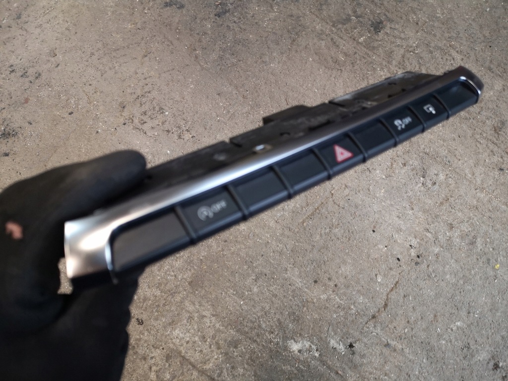 фото №6, Audi a3 8v панель перемикачів аварійних