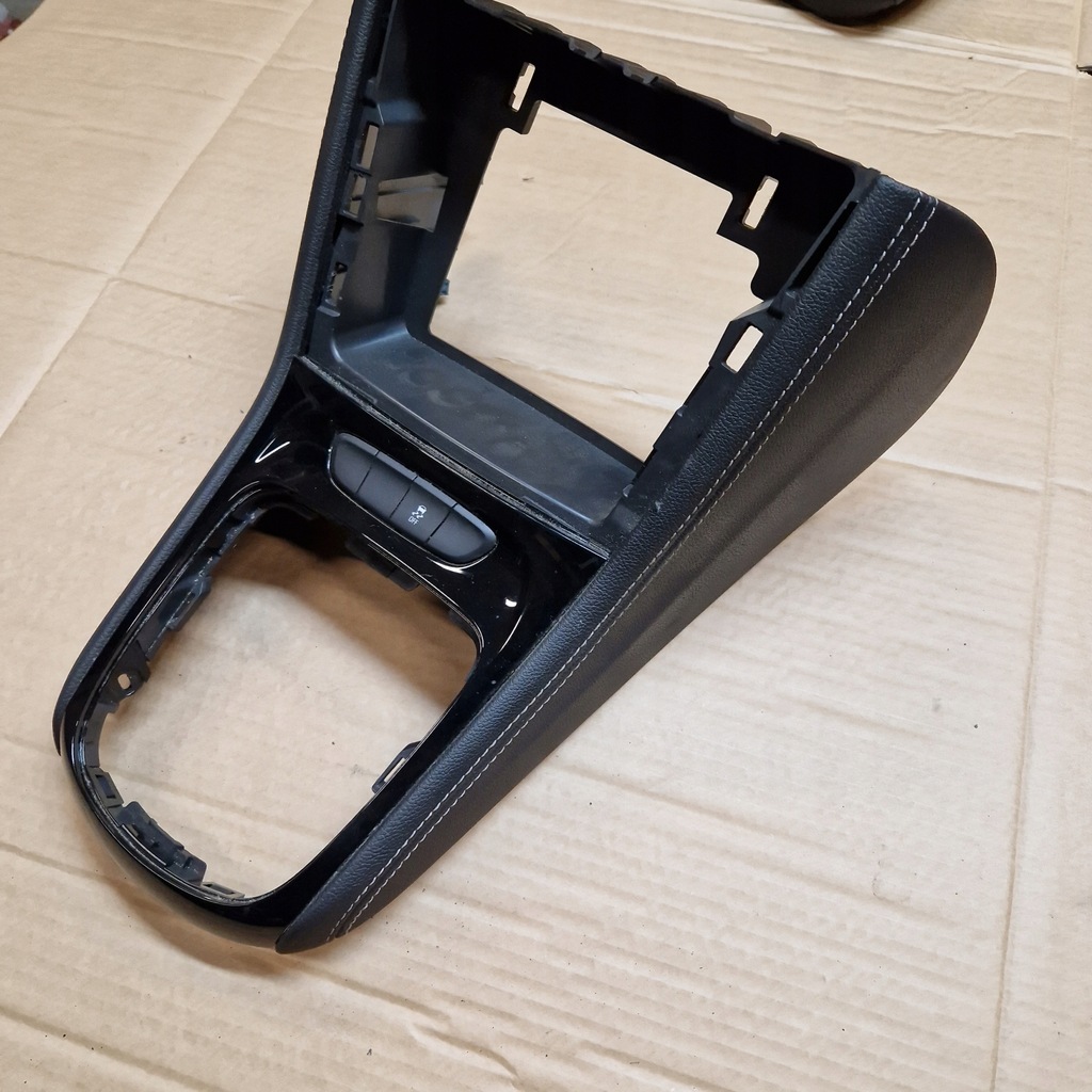 фото №1, Opel astra 5 k консоль середня рамка радіо шкіра