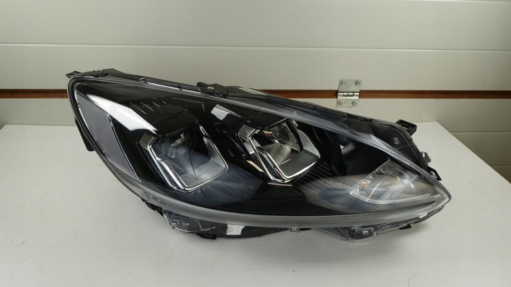 фото №1, Правая лампа ford kuga mk3 full led