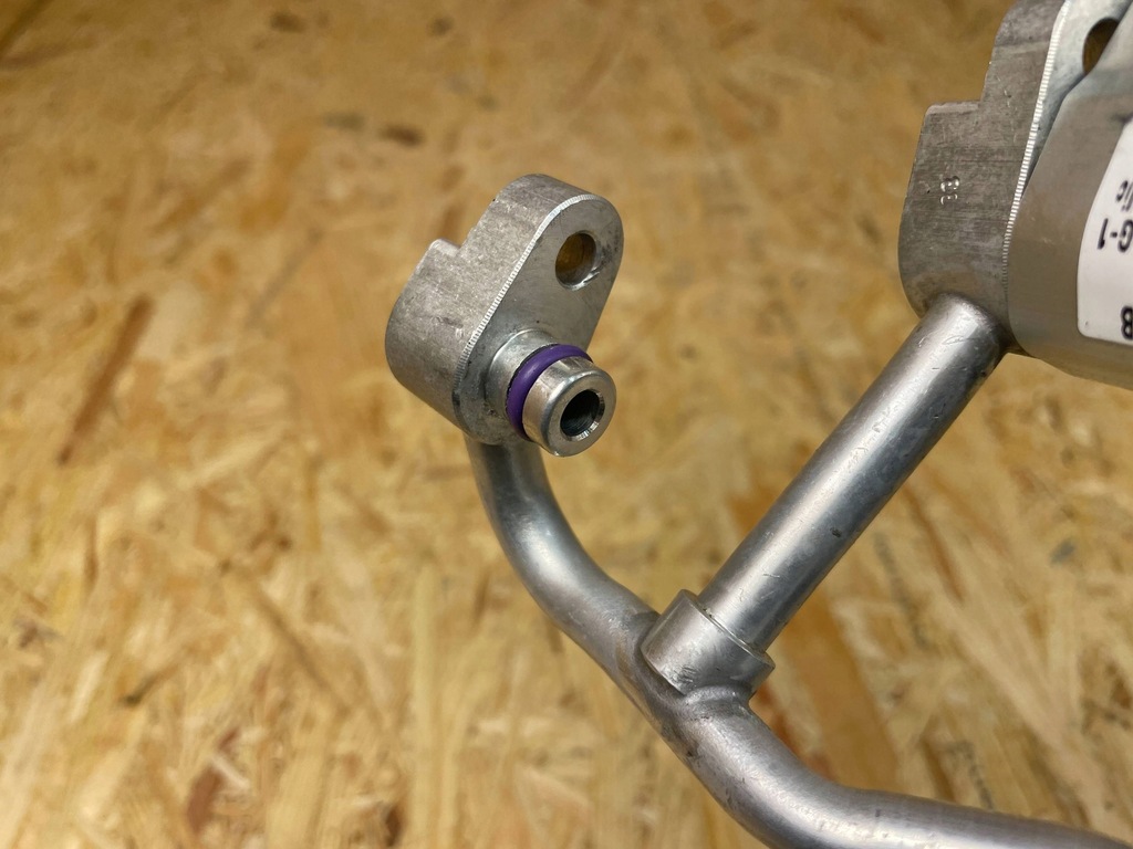 фото №10, Wąż трубка шланг кондиционера porsche taycan 9j1 9j1820741b 2019-