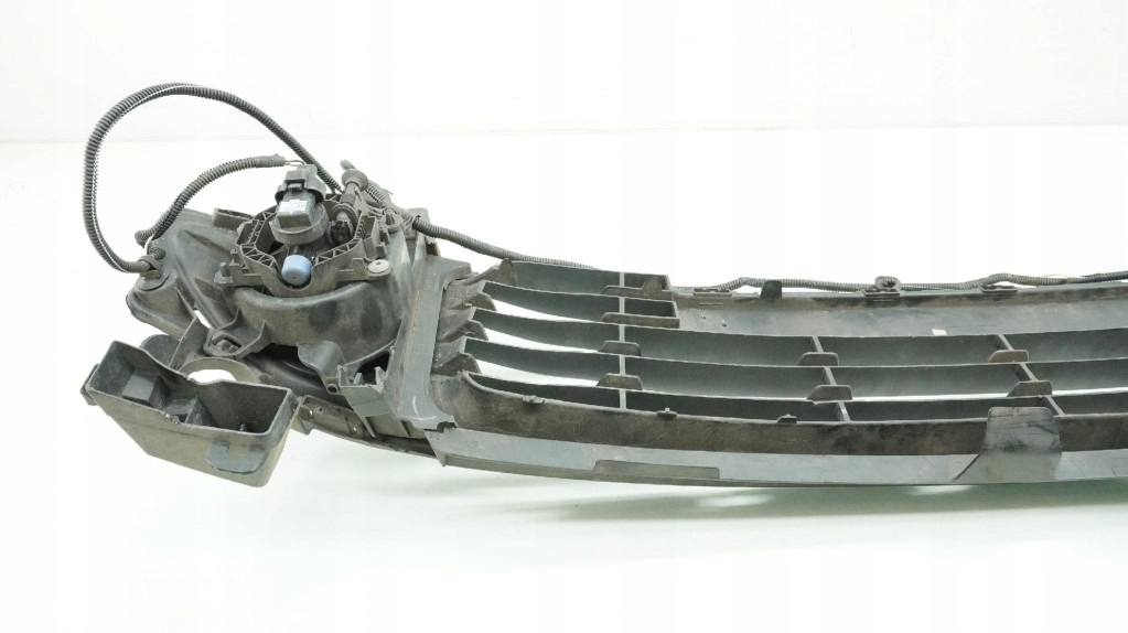 Renault clio решётка бампера перед 622542958r halgen комплект с Разборки