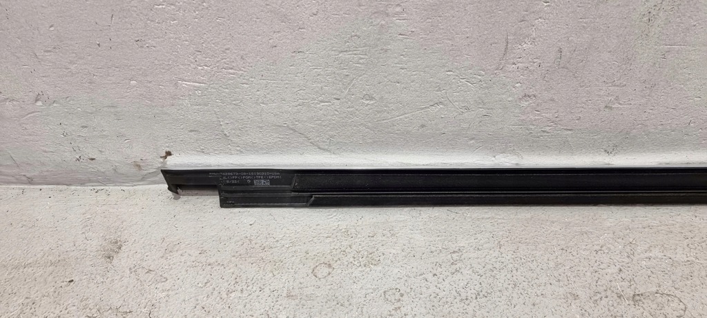 фото №9, Молдинг уплотнитель дверь левый перед bmw x7 g07