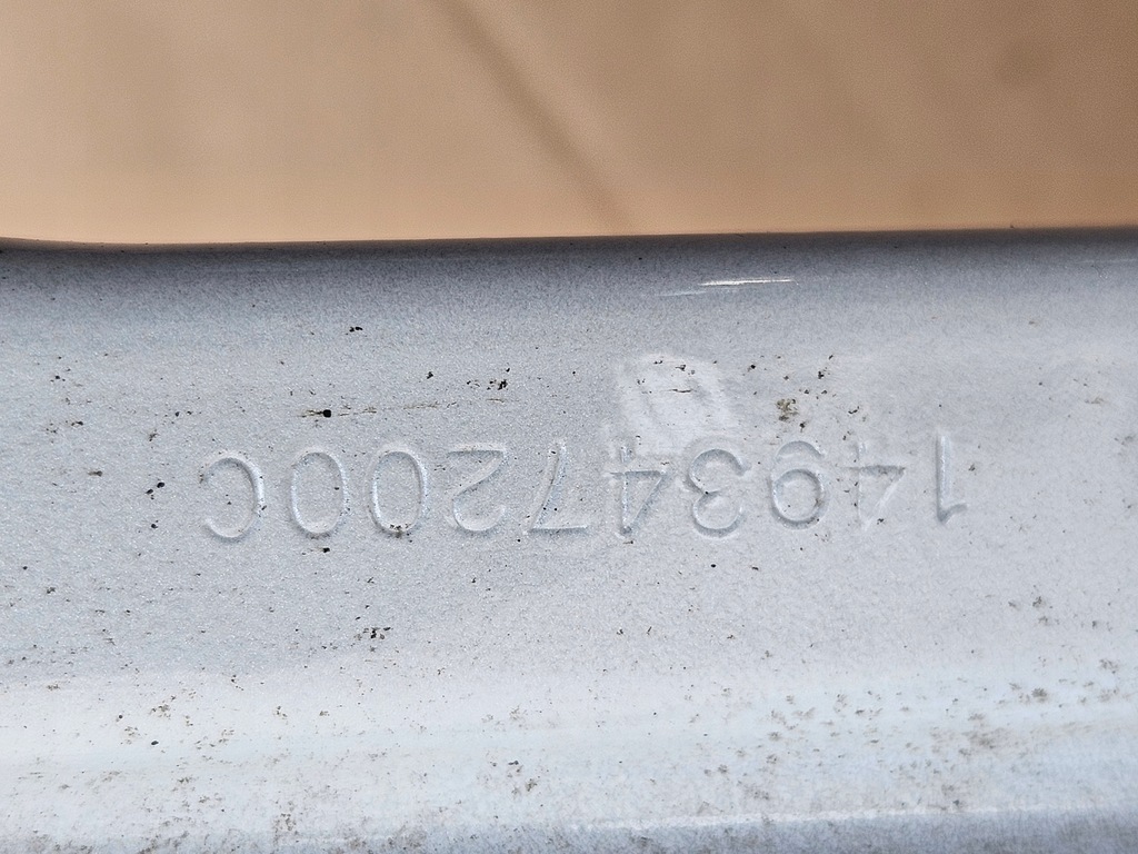 фото №12, Tesla y крила перед правий 149347200c