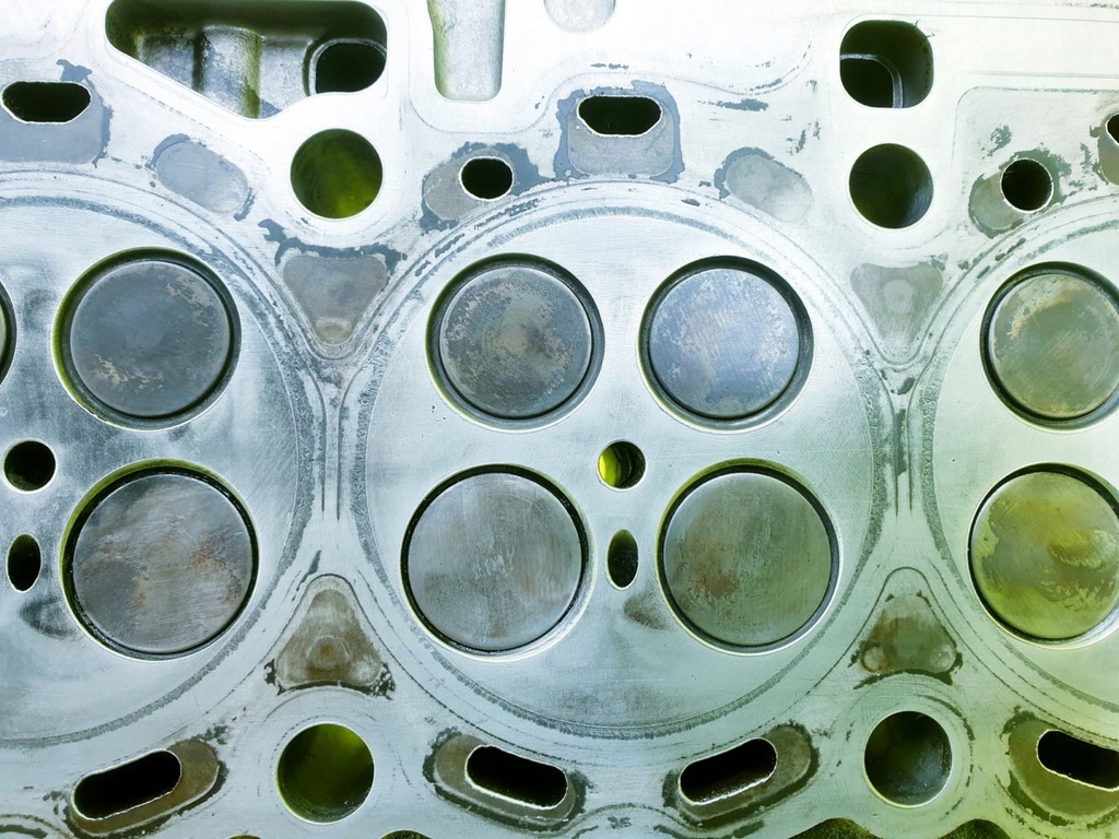 фото №14, Головка двигателя левая jaguar xj xf range rover 2.7 276dt 4r8q6c064ae