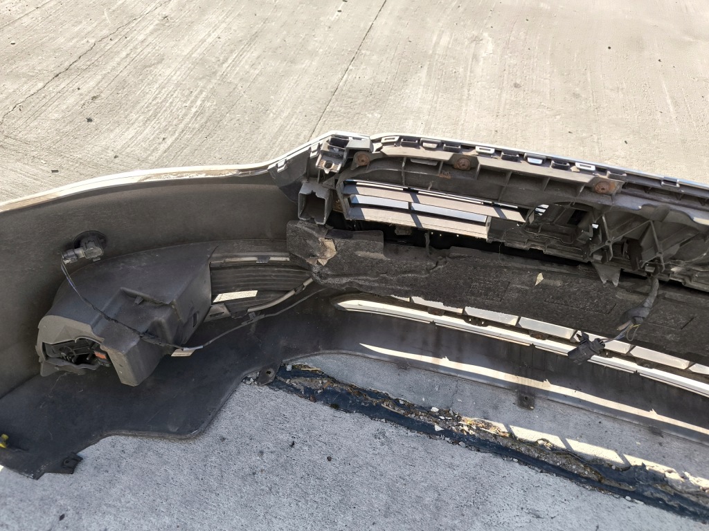 Бампер перед комплектный  audi a4 b8 рестайлинг  2011-2016 lx7w pdc оригинал !!! Оригинал