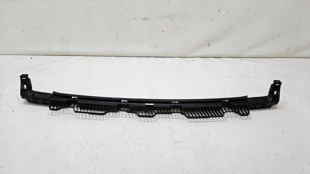 фото №1, Напрямна бампера задня vw golf vii 7 5q6807863c