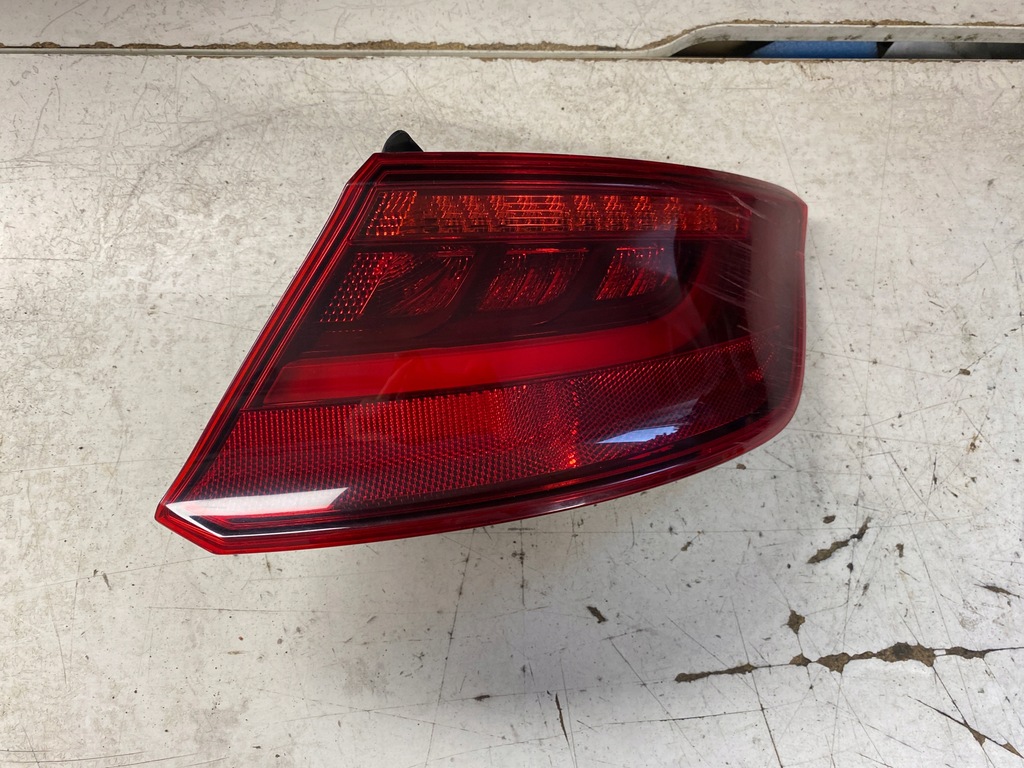фото №1, Audi a3 8v sportback лампа правый задняя led 8v4945096d