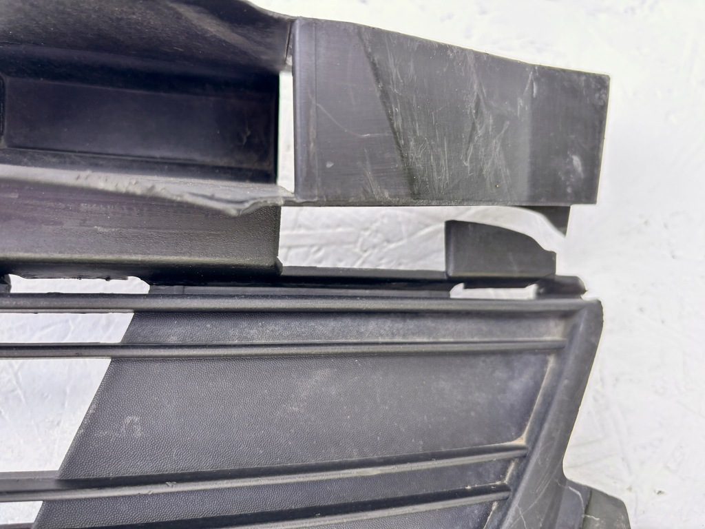 фото №9, Renault megane iii 3 решётка средняя бампера 622540001r