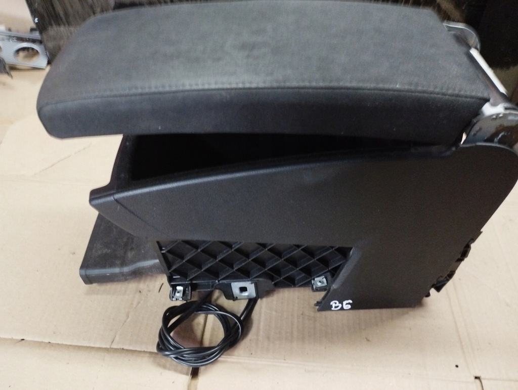 фото №8, Підлокітник vw passat b6,2008r.