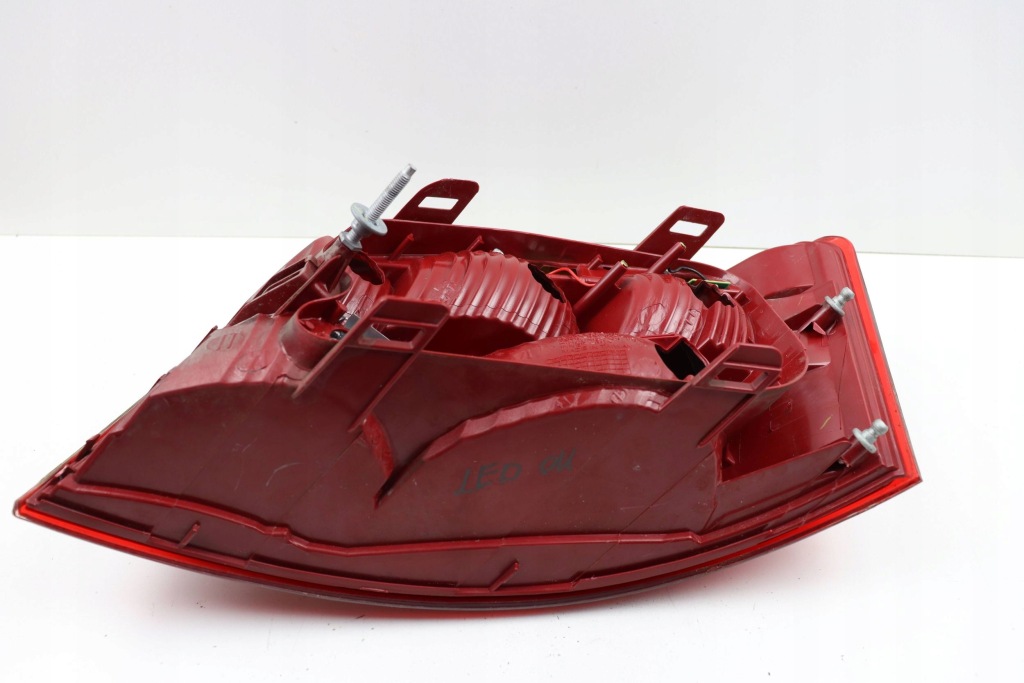 Audi a6 c6 фара ліва задній задня led світлодіодна седан європа depo Недорого