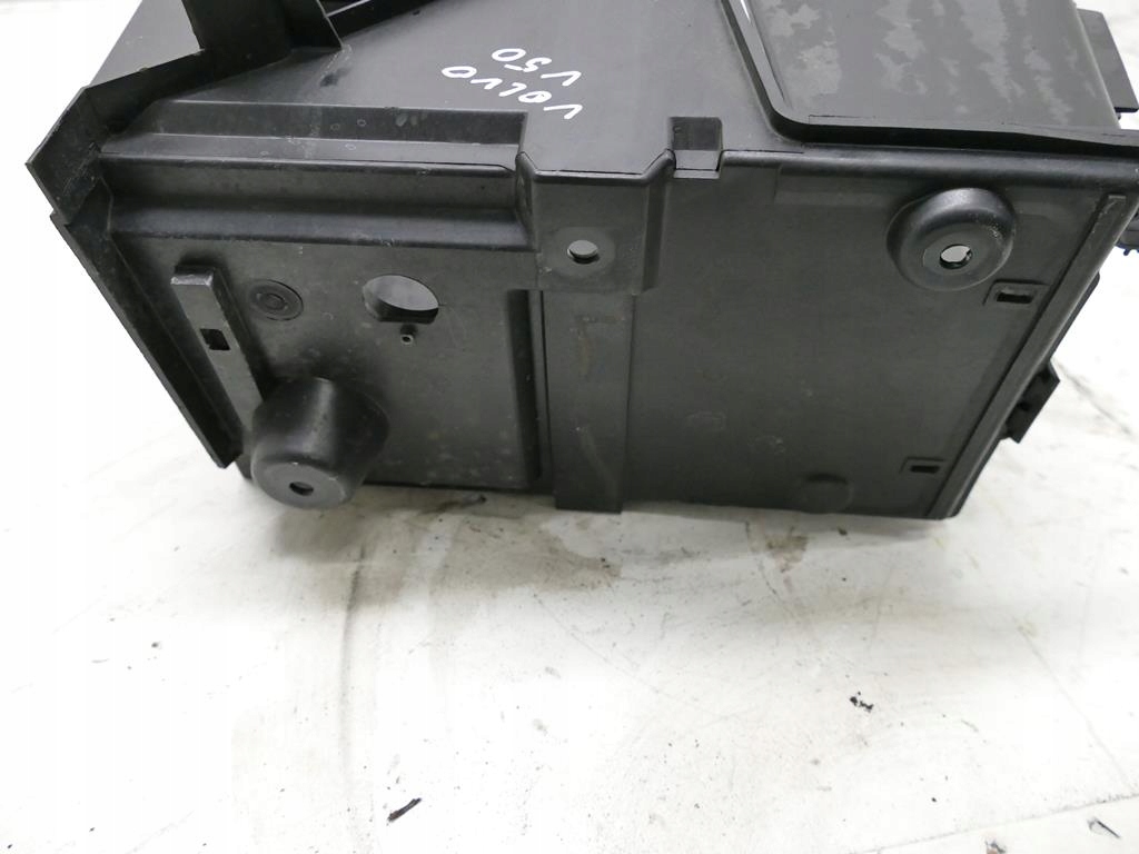 фото №5, Volvo v50 lift 2.4 d5 основание аккумулятор корпус