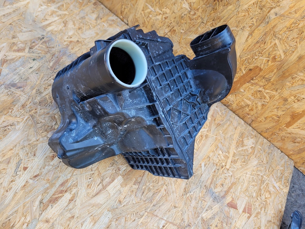 фото №5, Корпус фільтра повітря renault megane iv