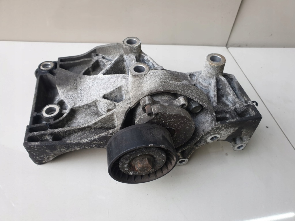 Купить Opel insignia 2.0 cdti кронштейн генератора 55562863