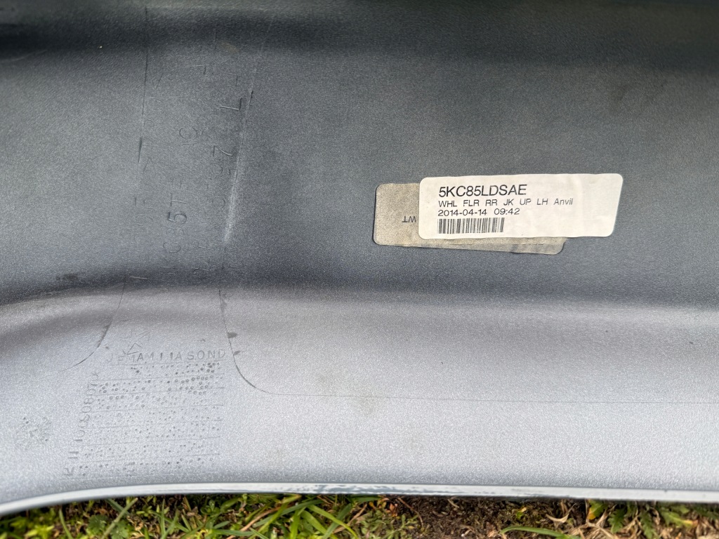 Ліва молдинг крила накладка jeep wrangler jk 5kc85trmac в Україні