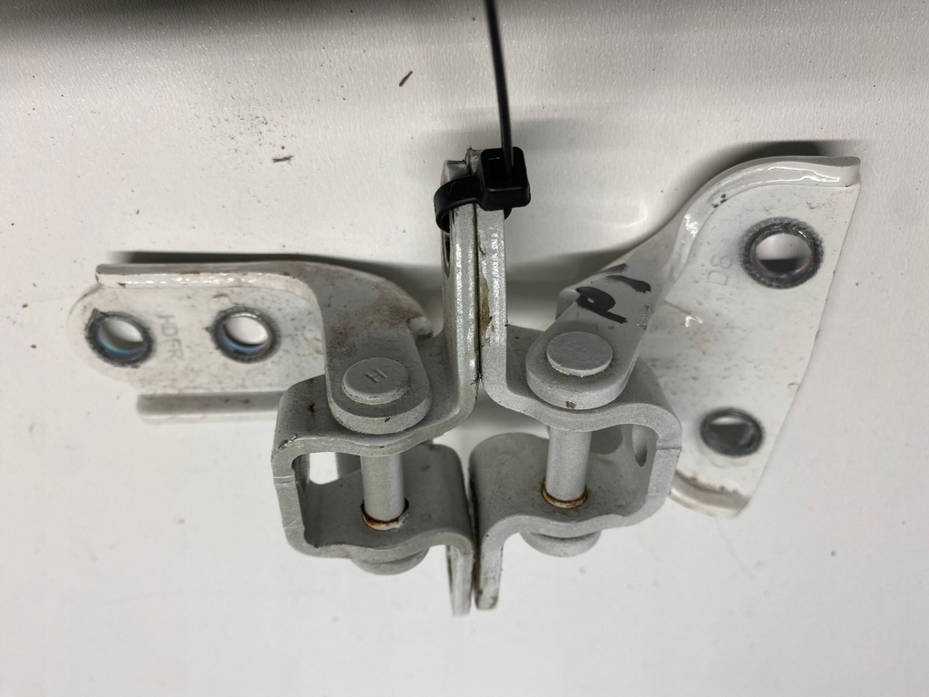 фото №1, Петли дверь правое задние kia stonic 17-23