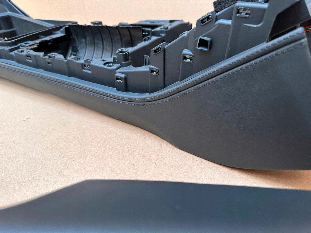 фото №8, Audi sq7 sq8 q7 q8 rs шкіряний ручки тримачі обшивка двері тунель комплект