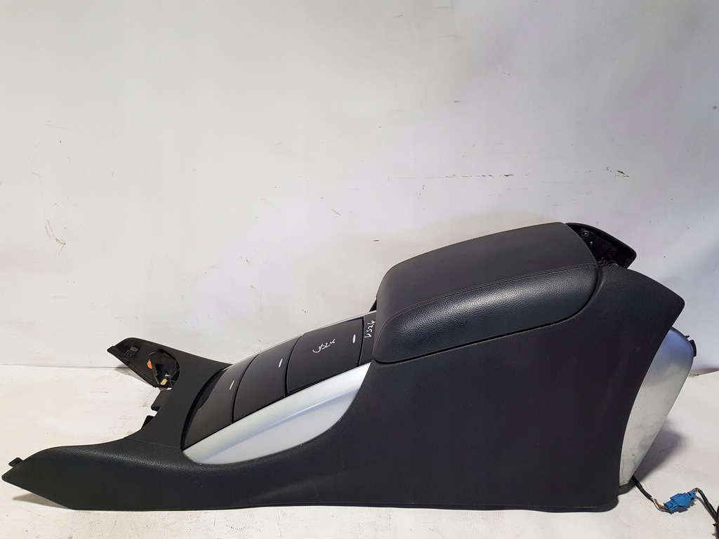 фото №1, Подлокотник mercedes w251 туннель