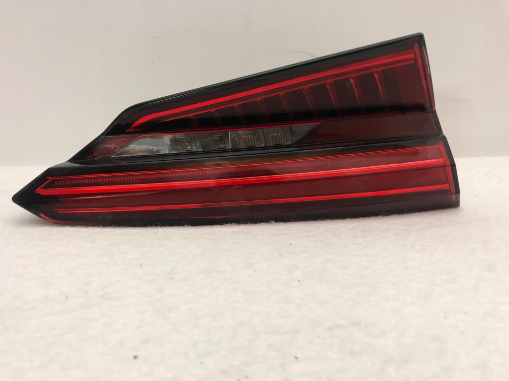 фото №1, Audi a5 lift 8w6 8w6945093aa 2023 лампа задняя задняя