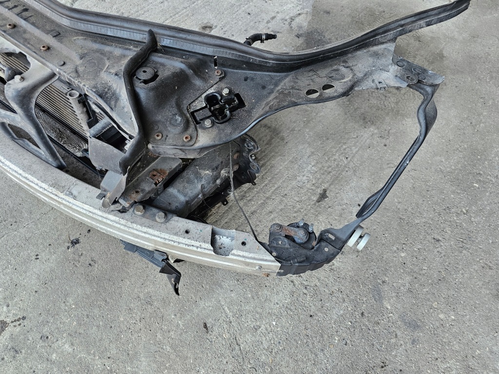 Ремінь передній комплект  балка радіатор mercedes ml w164 3.0 v6 320 cdi Зі Шроту