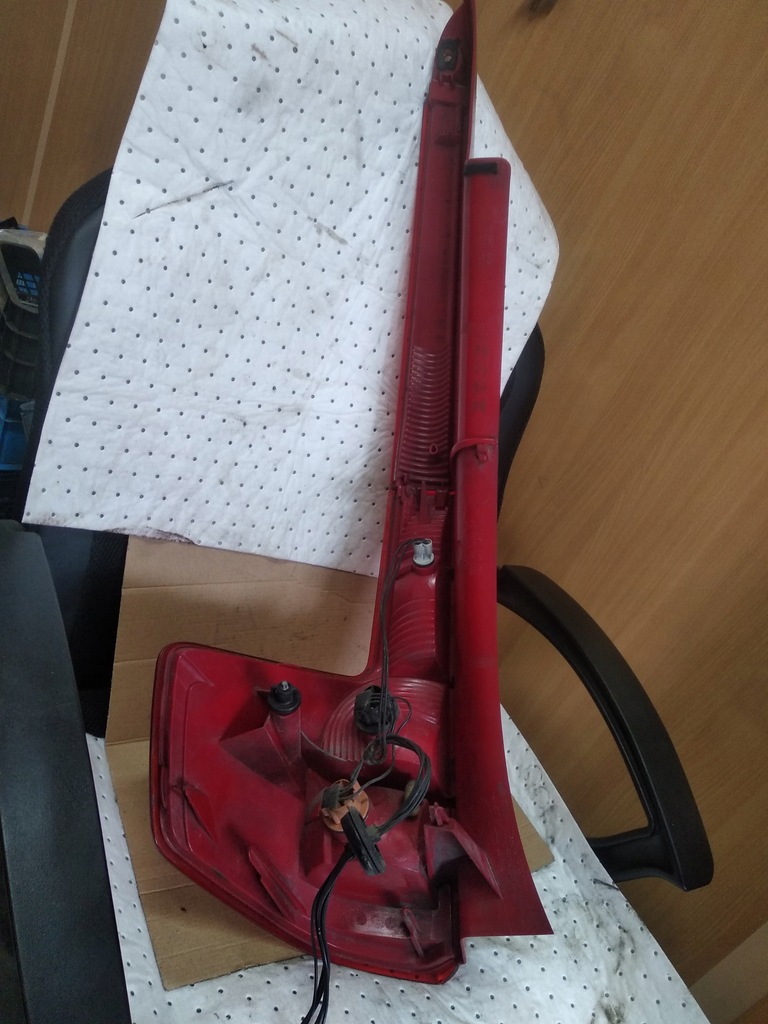 фото №6, Лампа правый задняя kpl. с отражатель citroen c4 i 5d 9655863980, 9655863780