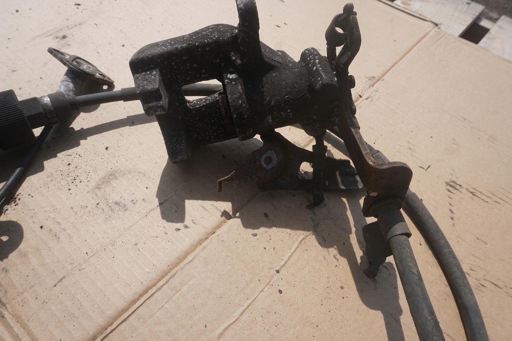 фото №8, Toyota avensis t27 модуль гальма ручного 46300-05010 супорт троси 2010rok