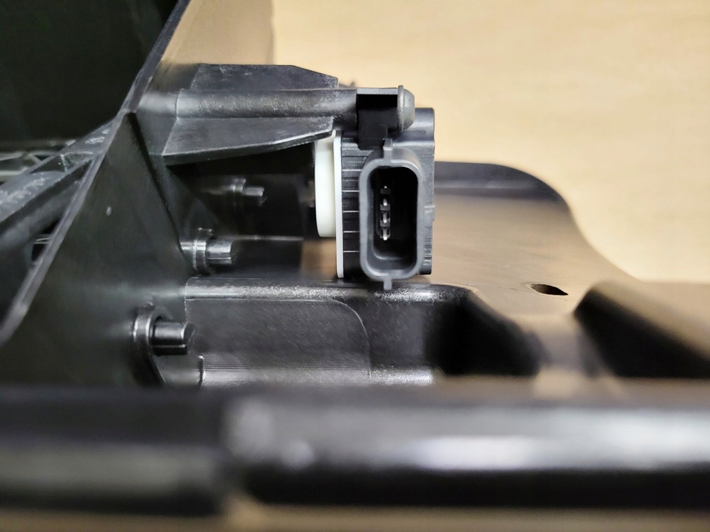 фото №9, 214f69647r жалюзі шторка радіатора dacia duter ii lift