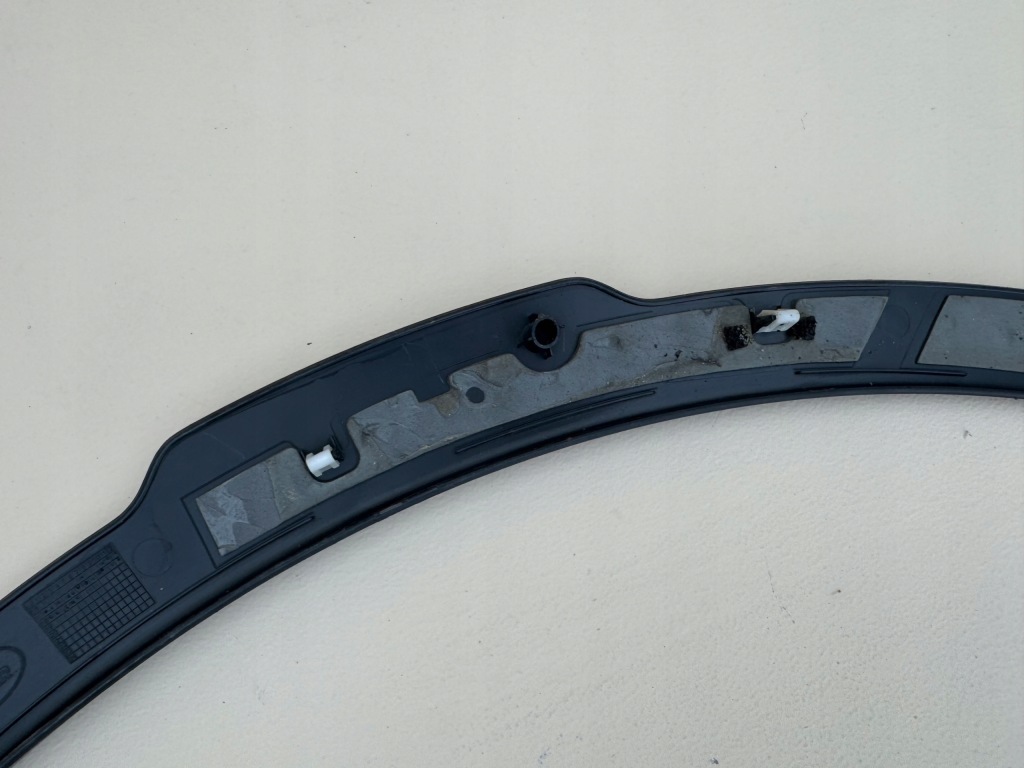 фото №14, Land rover discovery 5 v l462 молдинг крыла левый перед hy32-16a075