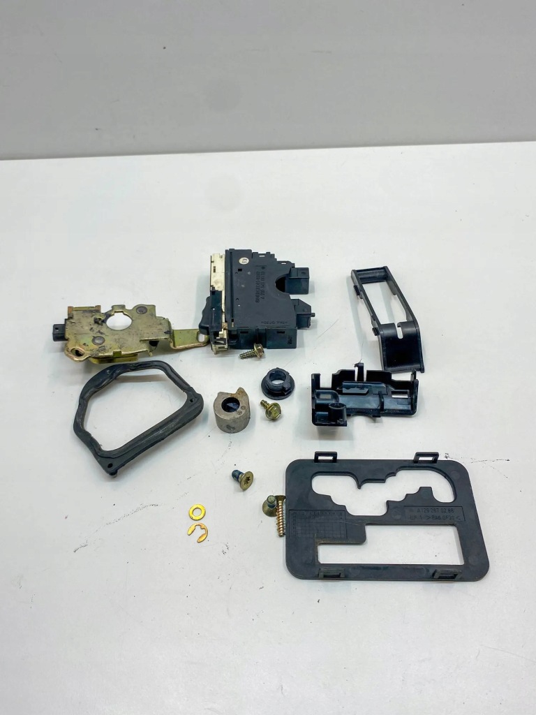 Купити Частини кузов mercedes-benz sl r129 a2022670006 21751674 5.0l