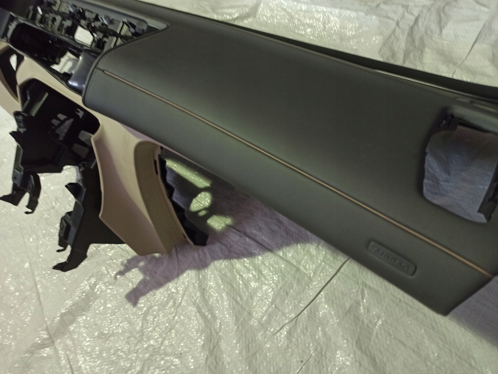 фото №7, Mercedes eqc n293 w293 приборная панель консоль серая beż оригинальный номер