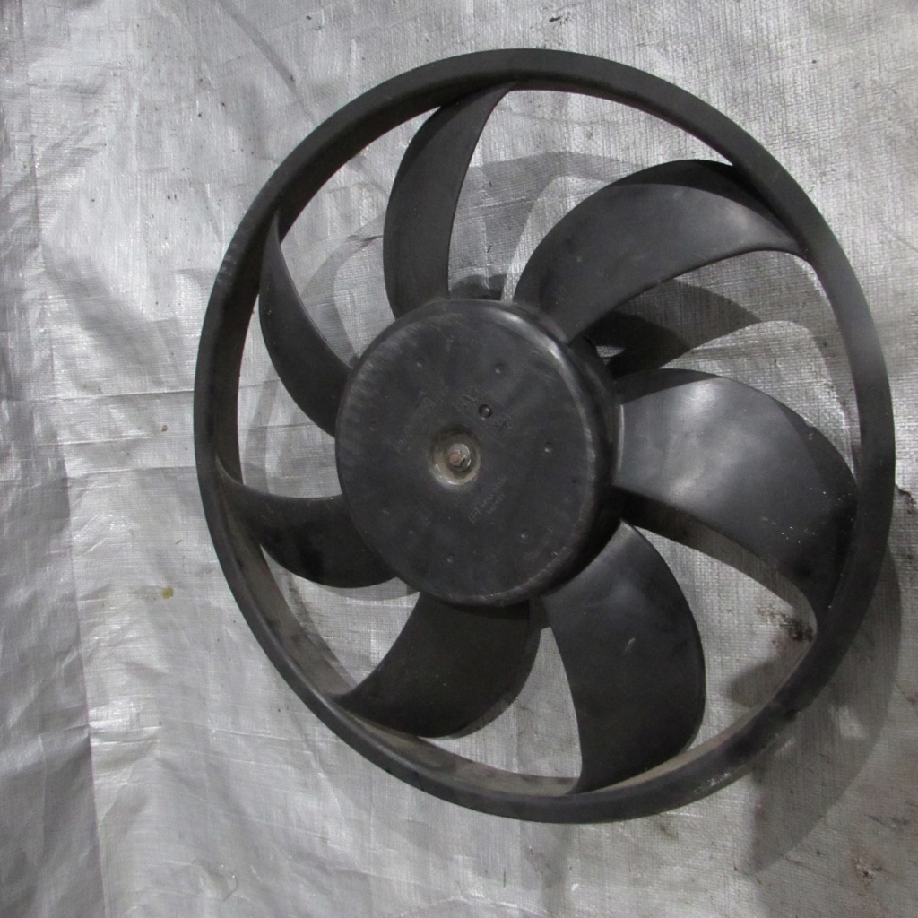 Купити Вентилятор радіатора renault megane 3 100028205