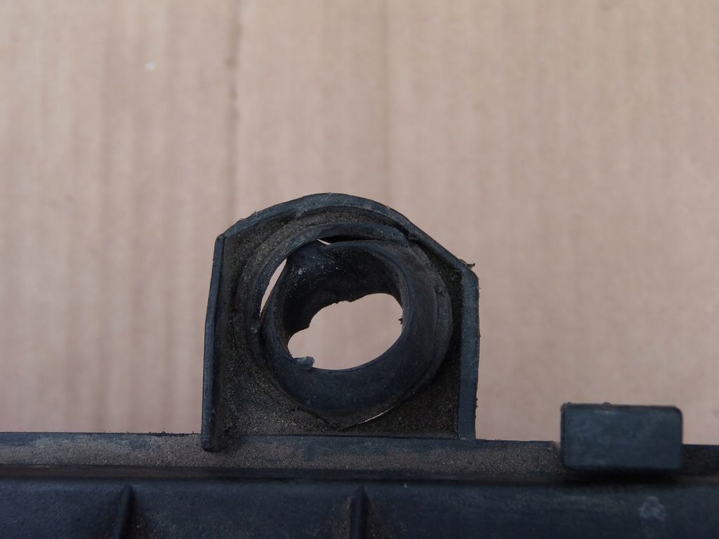 фото №7, Корпус фильтра воздуха 1j0129607d audi a3 8l 1.6 benz