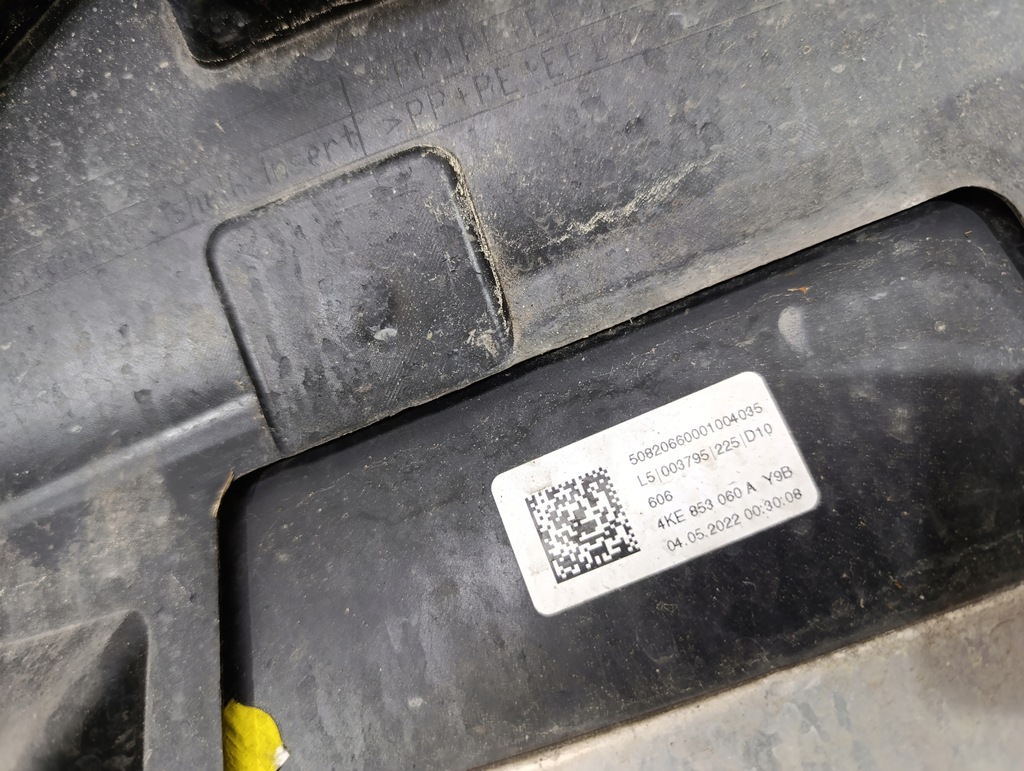 фото №11, Audi e-tron e tron 4ke молдинг дверь правый задняя задняя сторона правая om