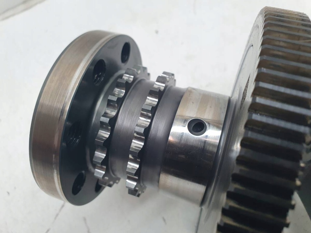 Wał коленчатый b47d20b 2.0 d 190 bmw 6 g32 gt 85707860400 8570745 в Украине