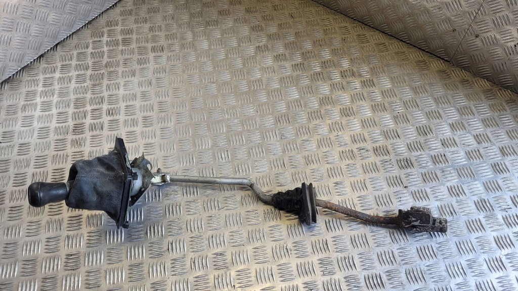 фото №6, Audi a6 s6 c4 4a 1994 домкрат переключения передач / верхний