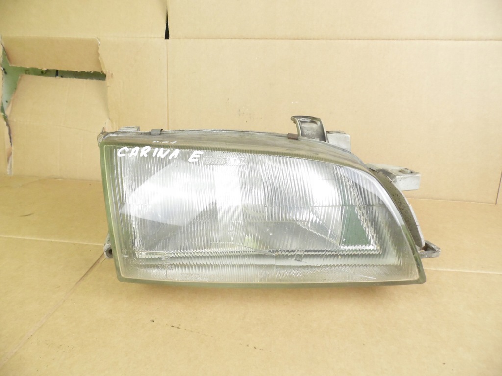 фото №1, Toyota carina e лампа передня права