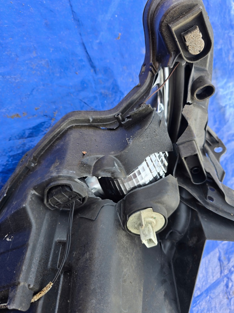 Фара перед передня правий peugeot 108 Ціна