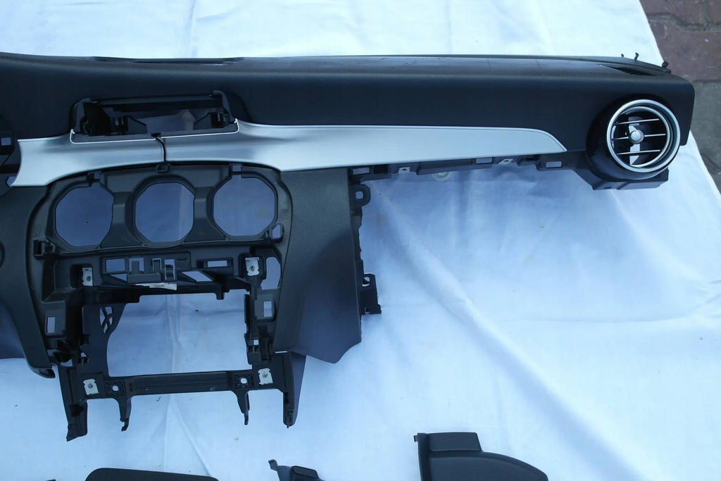 фото №9, Mercedes-benz c w205 2018 панель приладів приладова, консоль, ремені, подушка безпеки lift