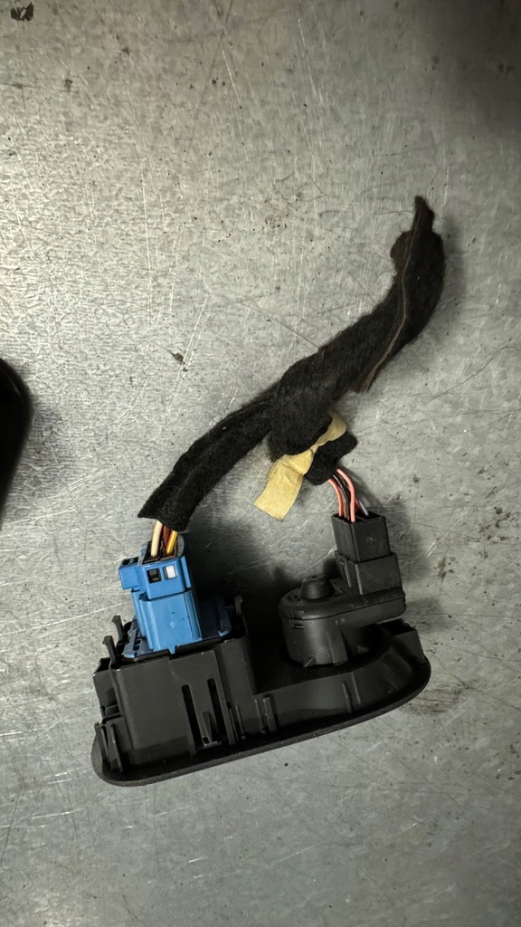 фото №6, Renault master iii movano b кнопки панель керування правий 8200548968