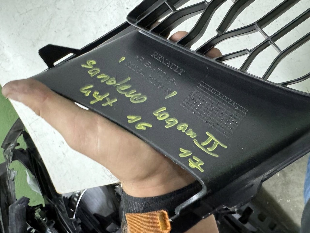 фото №9, Решітка середня dacia sandero logan ii lift 16-