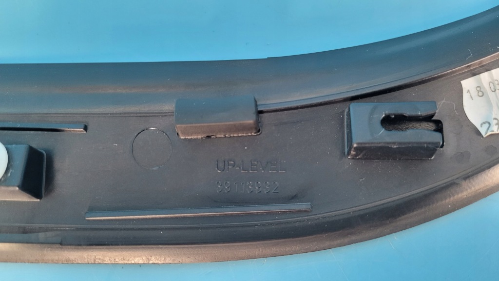 фото №14, Opel astra sports молдинг крыла левая задняя 39113932 39113930