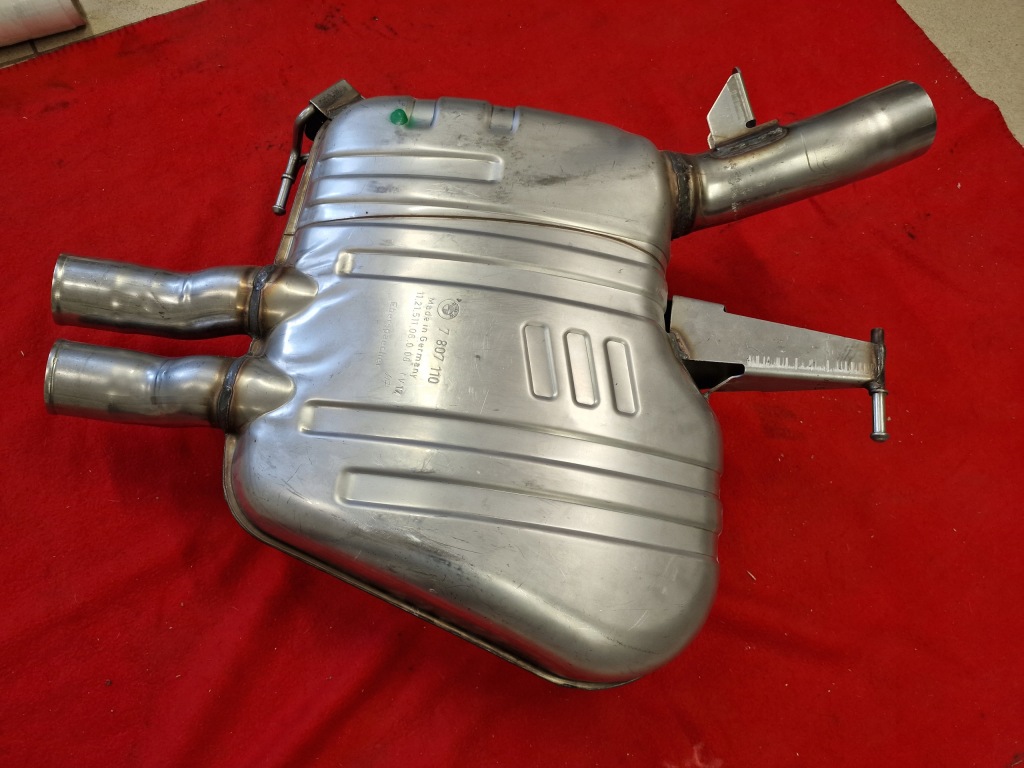 фото №5, Гасник задній bmw 18307807128 f01 f02 730d новий