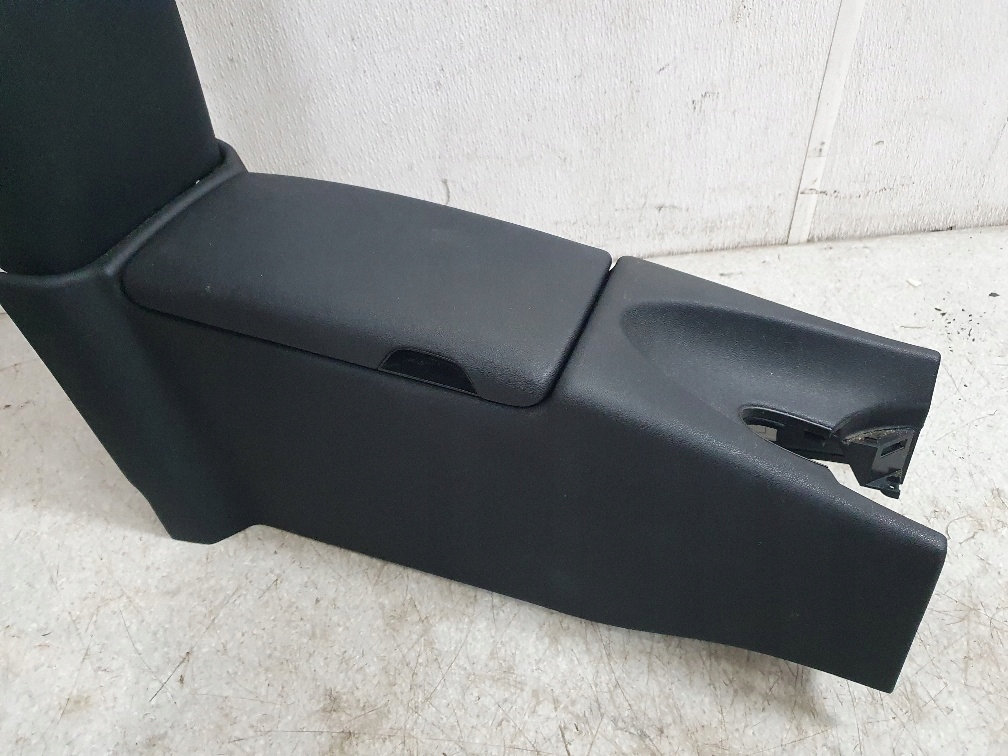 фото №1, Mercedes slk 171 r171 подлокотник чёрный оригинал europa
