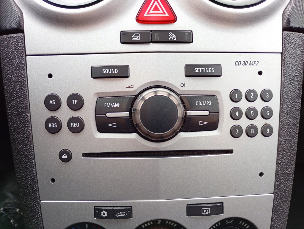 фото №1, Opel corsa d 06-14 радіо оригінальні cd brakuje код