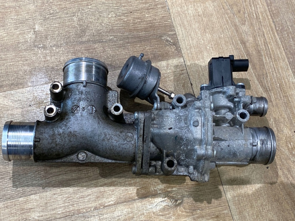 фото №1, Jaguar оригинальный номер клапан egr 1043806